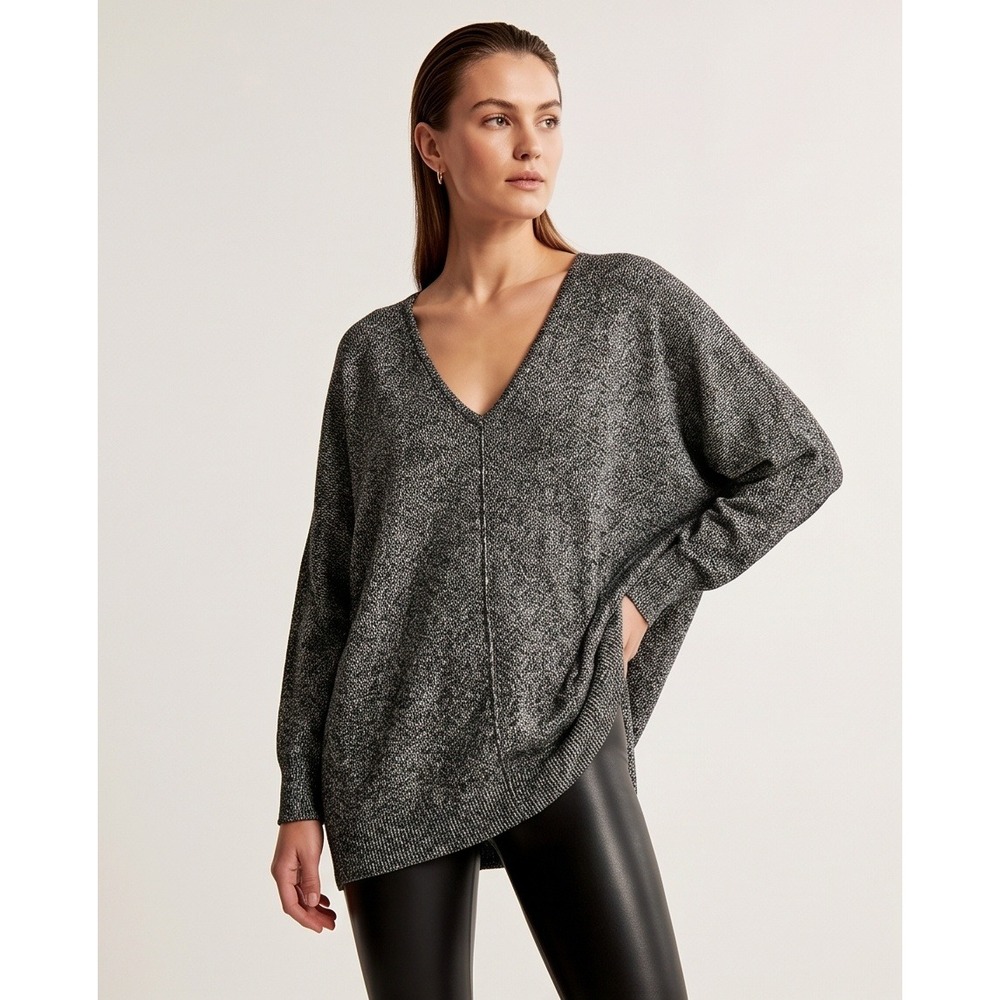 Lane Bryant 14/16 Heathered Gray Metallic V-Neck Pullover Sweater Plus Size NWT